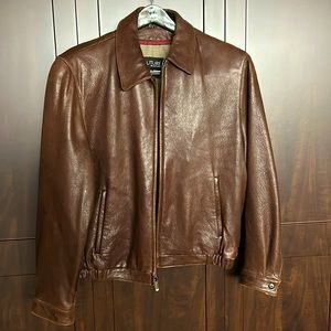 Men’s leather jacket, great shape zip front closure.